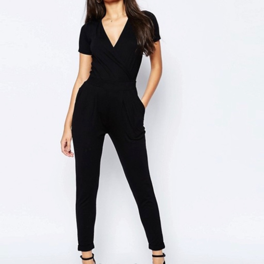 Black short sleeve jumpsuit with keyhole back